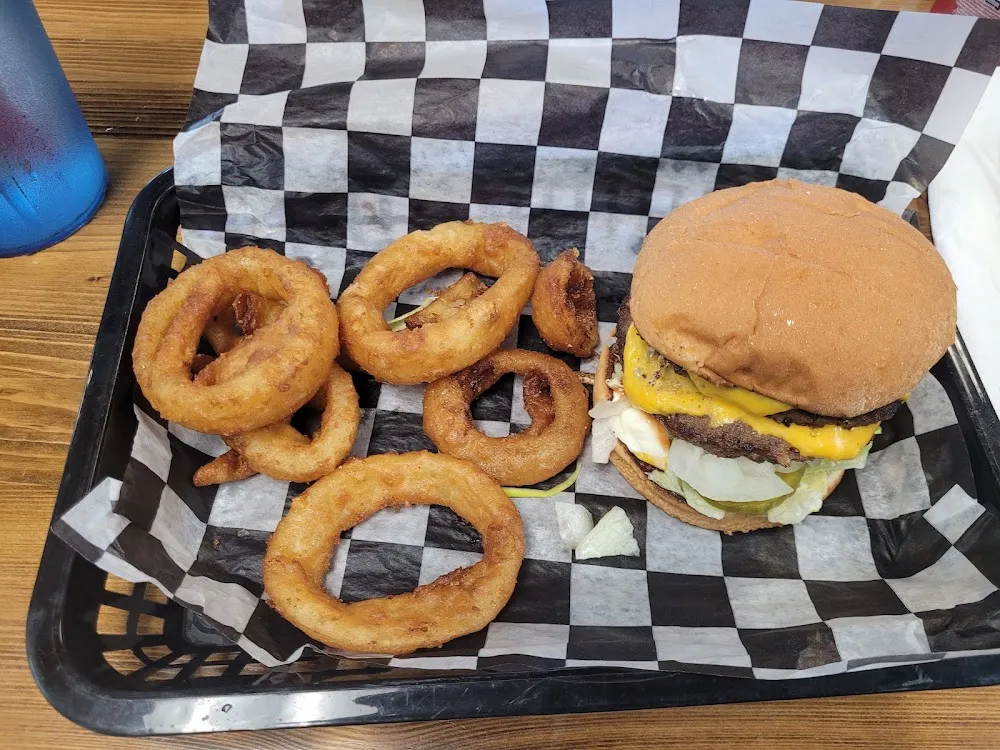 Jumbo Cheeseburger with Onion Rings